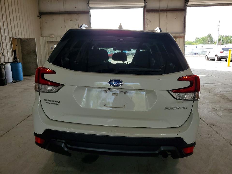 Photo 6 from auction – 2019 SUBARU FORESTER with VIN JF2SKAGC2KH440767