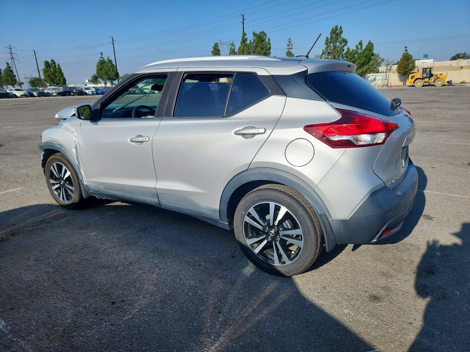 Photo 2 from auction – 2019 NISSAN KICKS with VIN 3N1CP5CU8KL519620