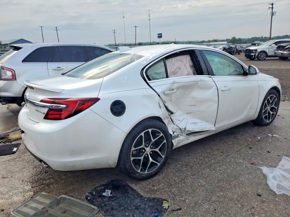Photo 3 from auction – 2017 BUICK REGAL with VIN 2G4GL5EX0H9103523