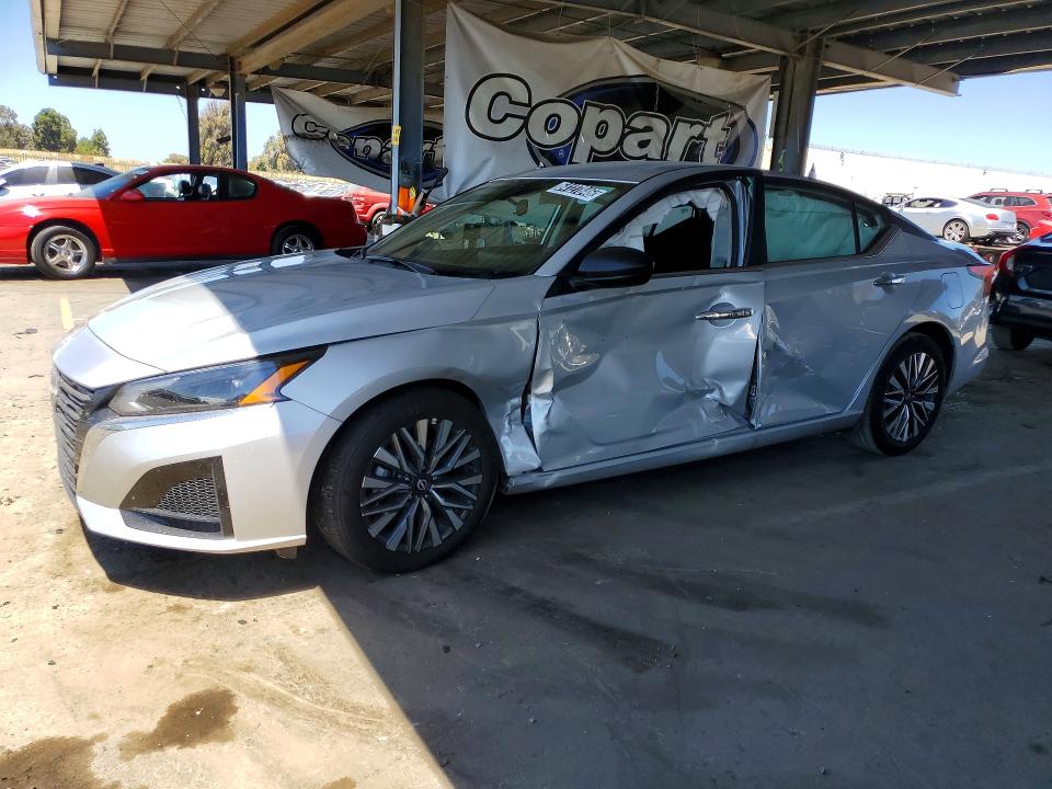 Photo 1 from auction – 2025 NISSAN ALTIMA with VIN 1N4BL4DV5SN431944