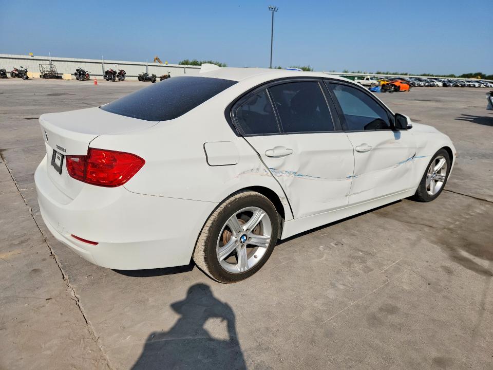 Photo 3 from auction – 2014 BMW 328 with VIN WBA3C1C52EK105777