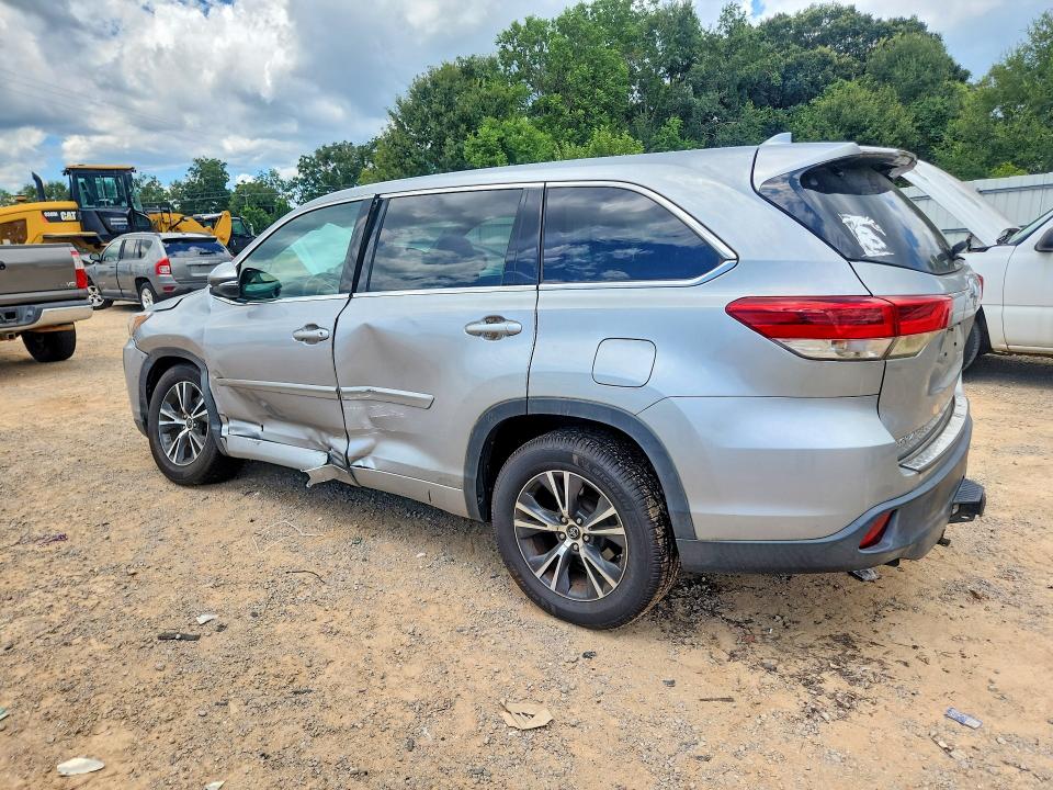 Photo 2 from auction – 2017 TOYOTA HIGHLANDER with VIN 5TDZZRFH2HS199706
