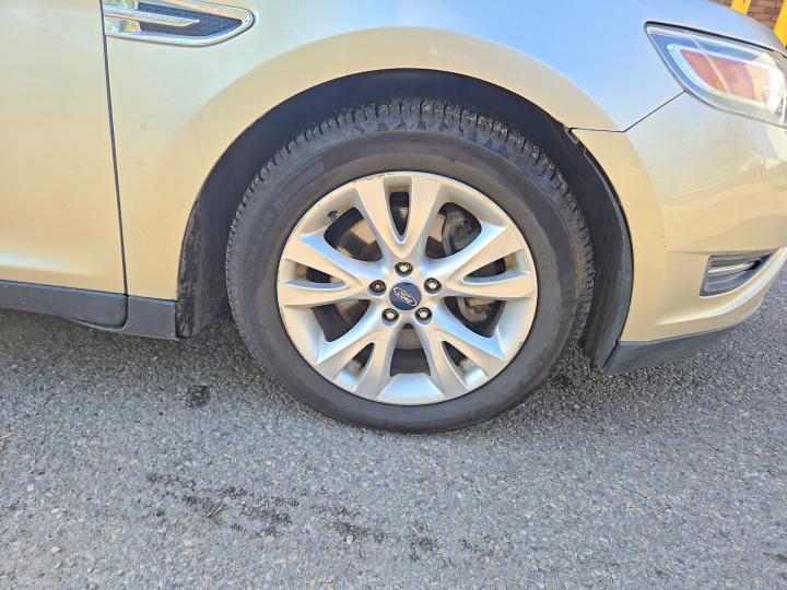 Photo 12 from auction – 2010 FORD TAURUS with VIN 1FAHP2HW0AG152636