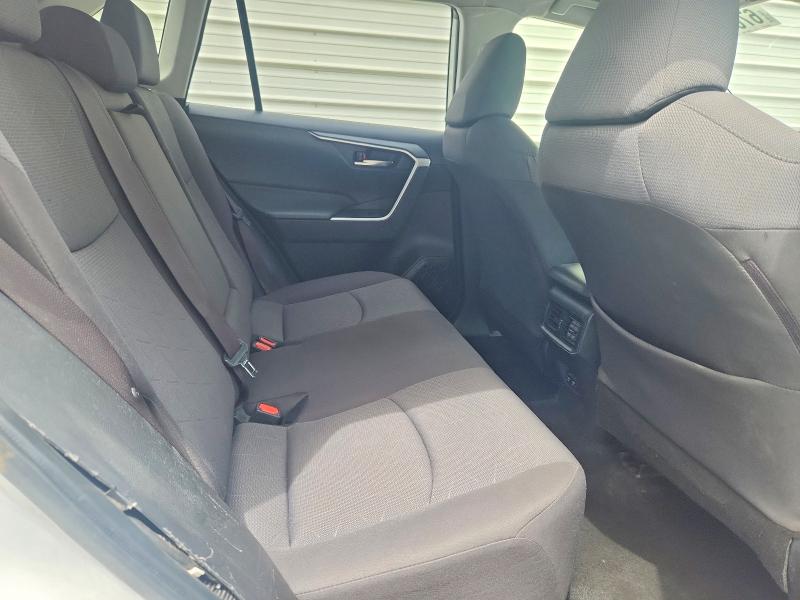 Photo 11 from auction – 2019 TOYOTA RAV4 with VIN JTMW1RFV4KD004806