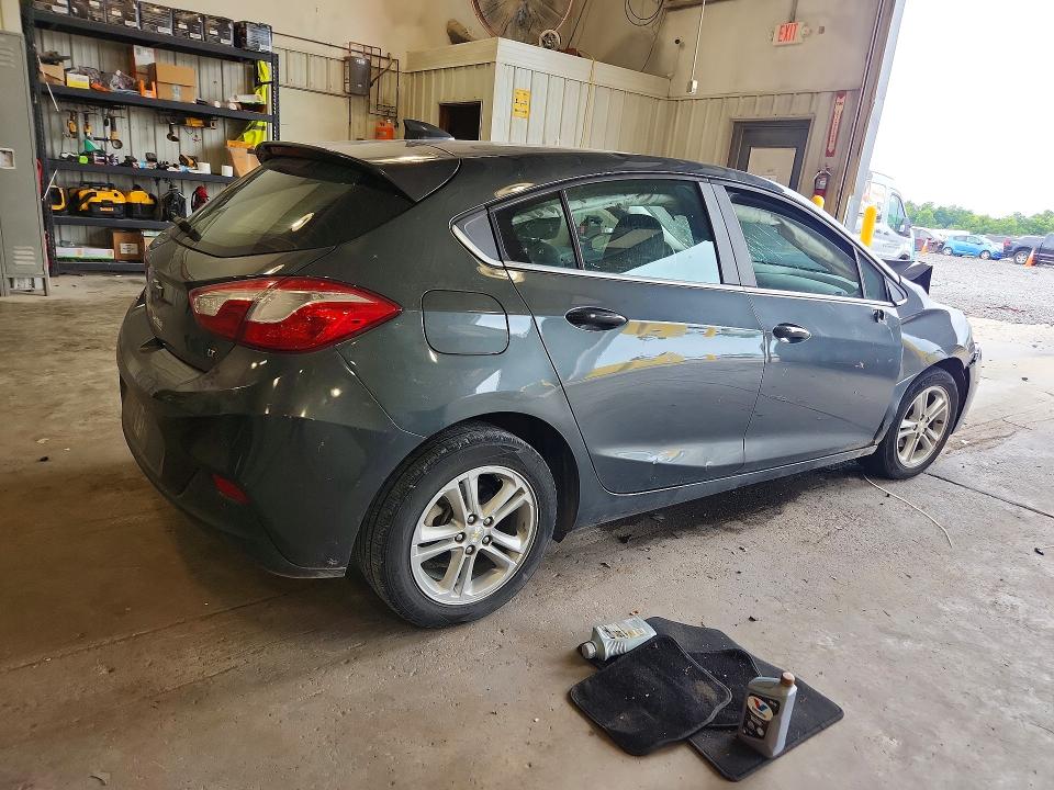 Photo 3 from auction – 2018 CHEVROLET CRUZE with VIN 3G1BE6SM6JS594268