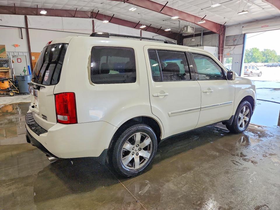 Photo 3 from auction – 2015 HONDA PILOT with VIN 5FNYF4H94FB044203