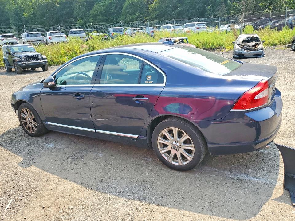 Photo 2 from auction – 2010 VOLVO S80 with VIN YV1982AS3A1117993