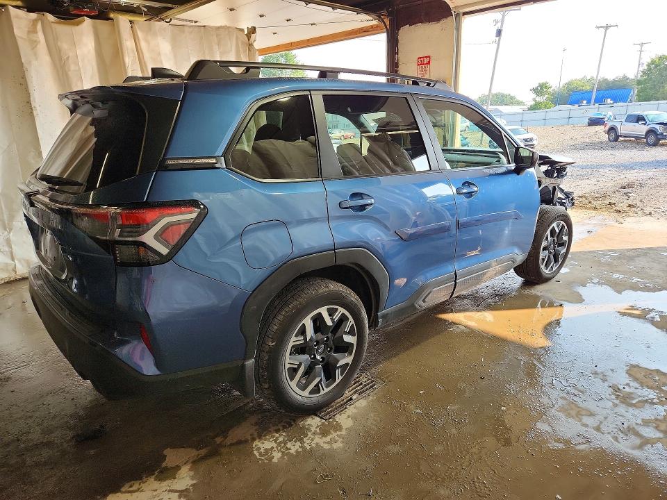 Photo 3 from auction – 2025 SUBARU FORESTER with VIN JF2SLDDC3SH577283