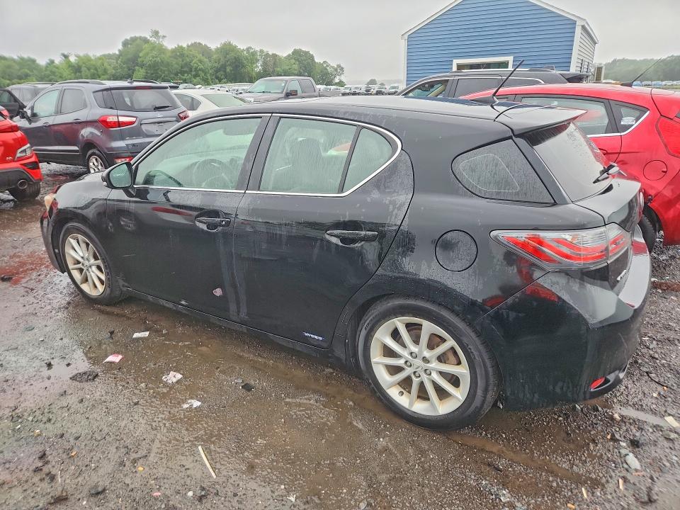 Photo 2 from auction – 2013 LEXUS CT with VIN JTHKD5BH6D2165914