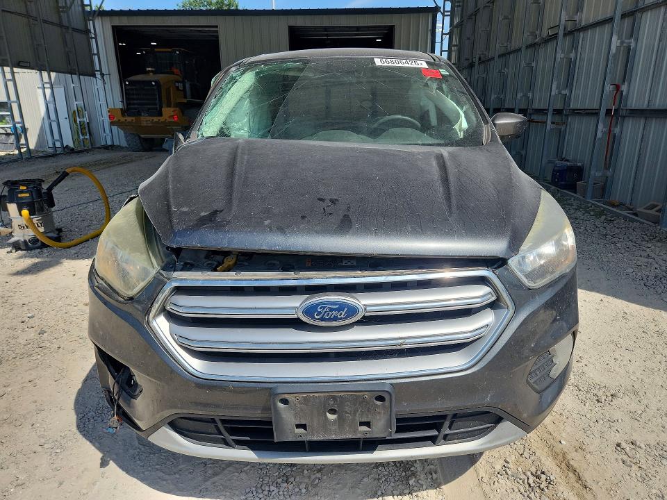 Photo 5 from auction – 2017 FORD ESCAPE with VIN 1FMCU9GD6HUC25313