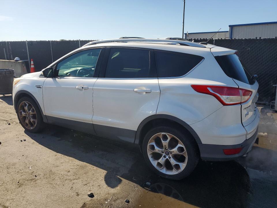 Photo 2 from auction – 2016 FORD ESCAPE with VIN 1FMCU9J92GUA81598