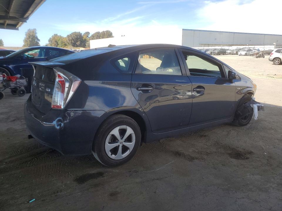 Photo 3 from auction – 2015 TOYOTA PRIUS with VIN JTDKN3DUXF0446979