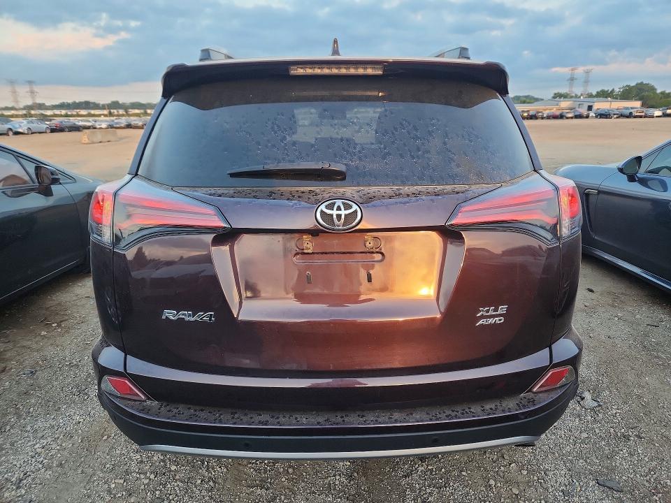 Photo 6 from auction – 2017 TOYOTA RAV4 with VIN 2T3RFREV0HW689253