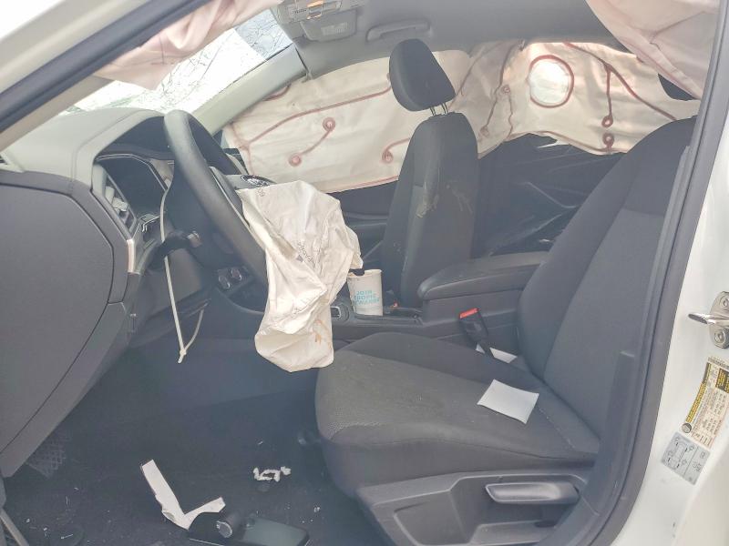Photo 7 from auction – 2019 VOLKSWAGEN JETTA with VIN 3VWCB7BU1KM267001