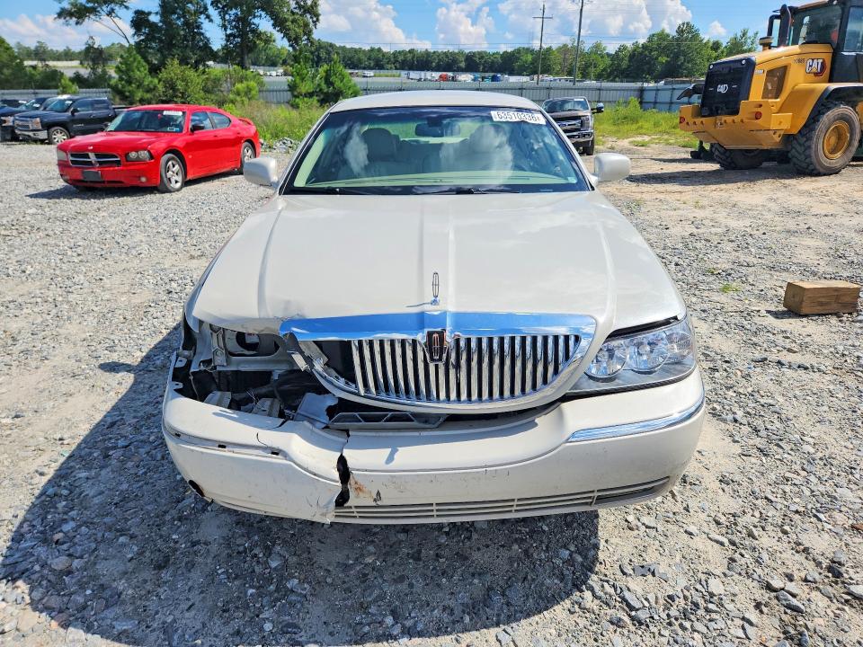 Photo 5 from auction – 2007 LINCOLN TOWN CAR with VIN 1LNHM83V87Y601757
