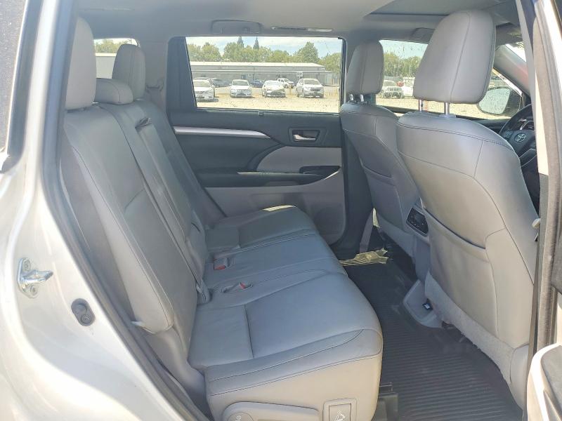 Photo 10 from auction – 2015 TOYOTA HIGHLANDER with VIN 5TDJKRFH7FS171009