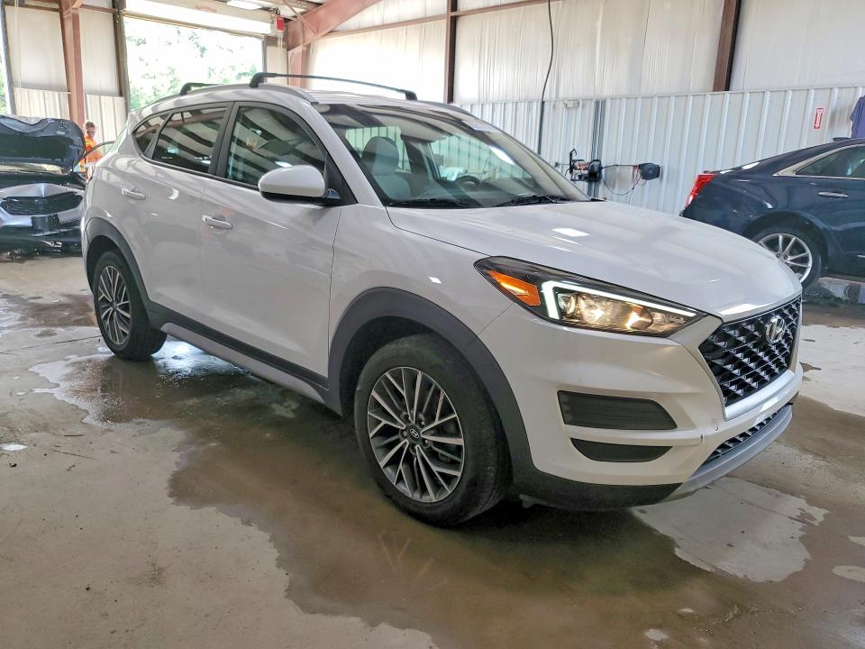 Photo 4 from auction – 2020 HYUNDAI TUCSON with VIN KM8J3CAL0LU162032