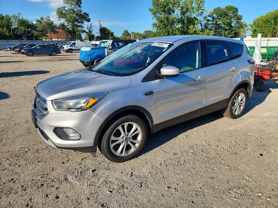 FORD ESCAPE 2017 with VIN 1FMCU9GD6HUD99012 - Photo from auction