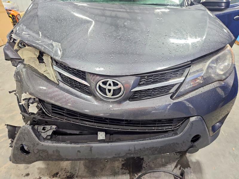Photo 11 from auction – 2015 TOYOTA RAV4 with VIN JTMZFREV2FD071409