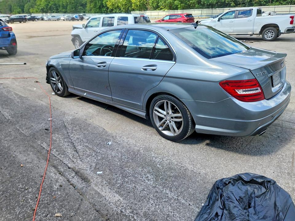 Photo 2 from auction – 2013 MERCEDES-BENZ C with VIN WDDGF8AB2DR277249