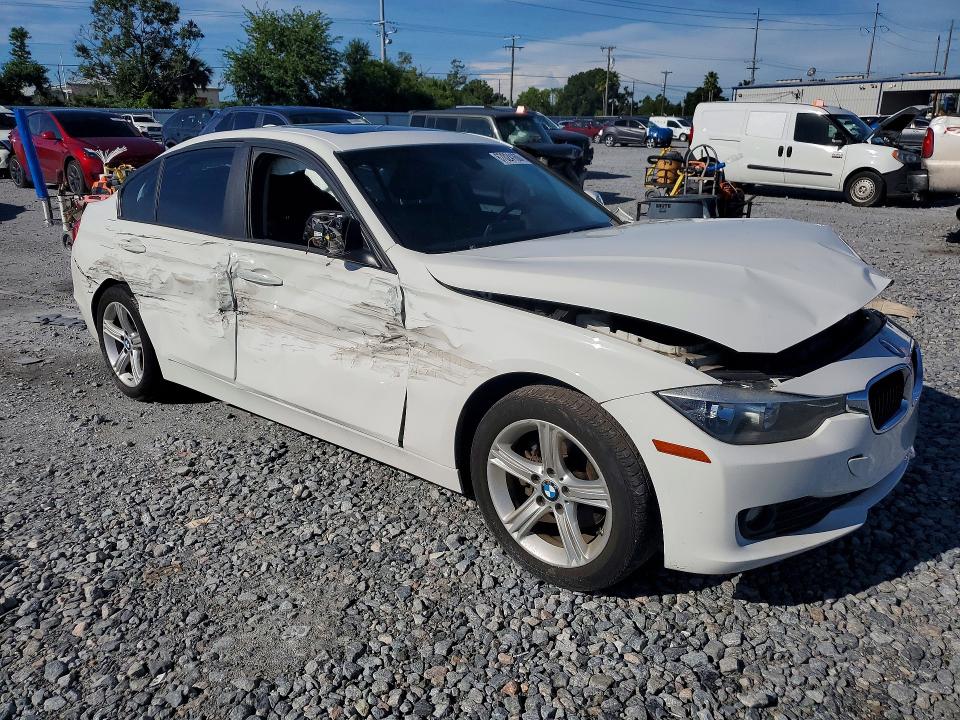 Photo 4 from auction – 2014 BMW 320 with VIN WBA3B1G51ENS78234