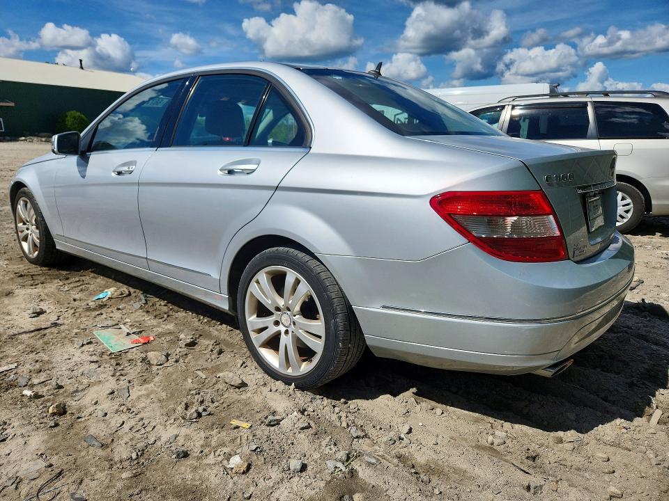 Photo 2 from auction – 2011 MERCEDES-BENZ C with VIN WDDGF8BB3BR151462