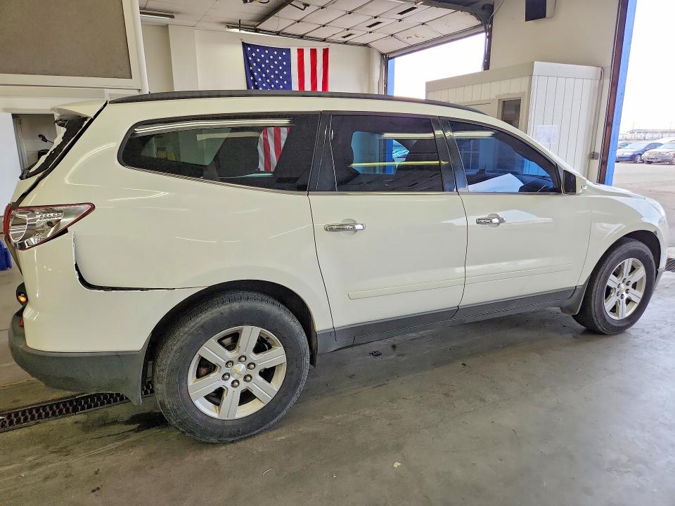 Photo 3 from auction – 2012 CHEVROLET TRAVERSE with VIN 1GNKVGED9CJ327825