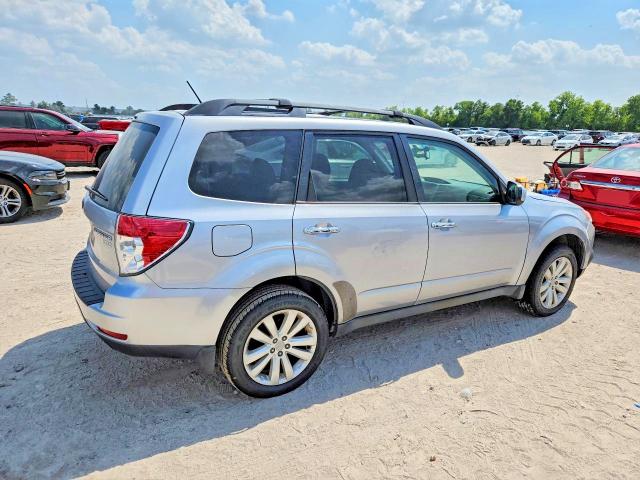 Photo 3 from auction – 2013 SUBARU FORESTER with VIN JF2SHADC7DH411108