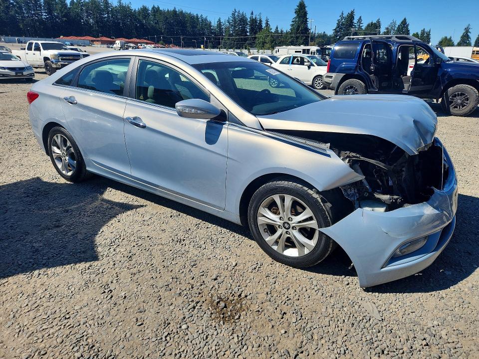 Photo 4 from auction – 2011 HYUNDAI SONATA with VIN 5NPEC4AC2BH136228