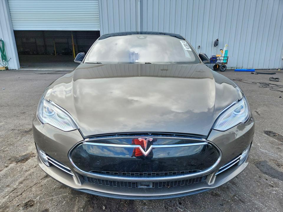 Photo 5 from auction – 2015 TESLA MODEL S with VIN 5YJSA1H45FF089187