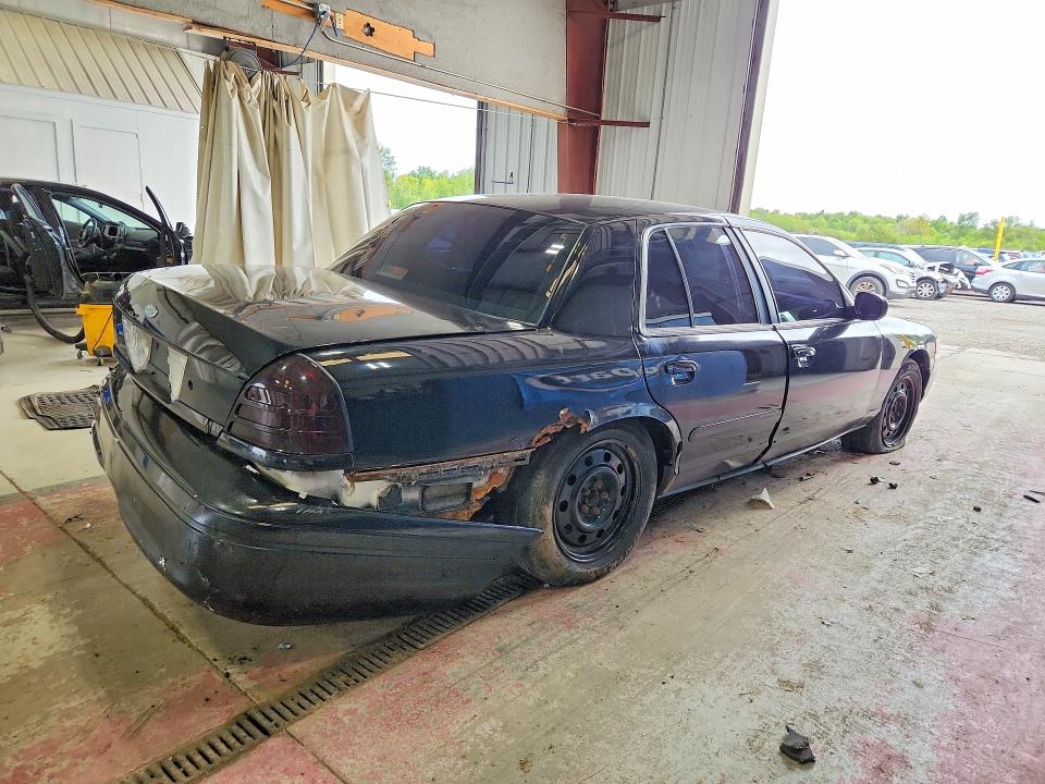 Photo 3 from auction – 2007 FORD CROWN VICTORIA with VIN 2FAHP71W27X131748