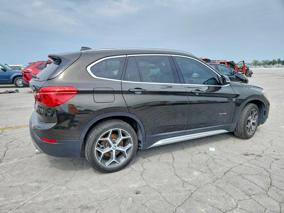 Photo 3 from auction – 2018 BMW X1 with VIN WBXHT3C32J5F92755