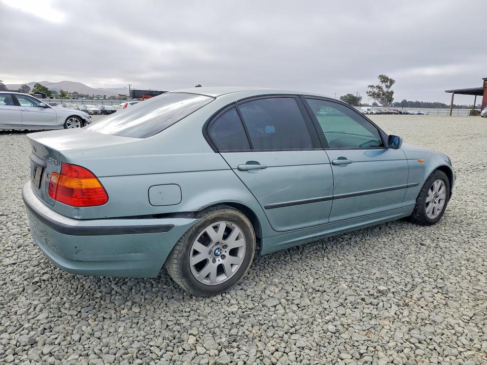 Photo 3 from auction – 2003 BMW 325 with VIN WBAET37483NJ26344