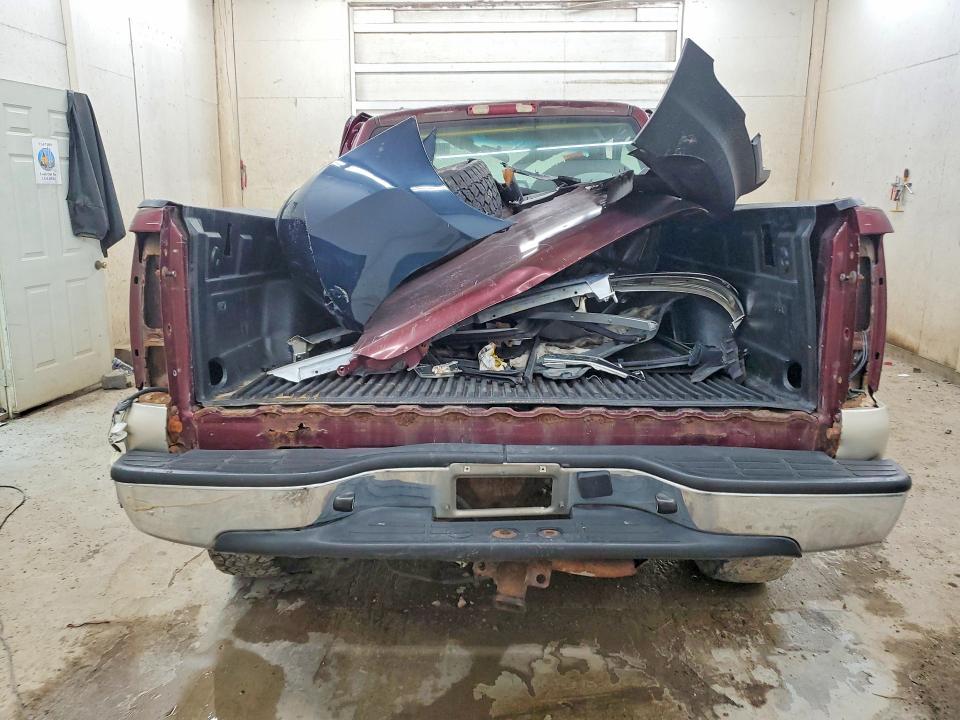 Photo 6 from auction – 2002 CHEVROLET SILVERADO with VIN 2GCEK19T521404714