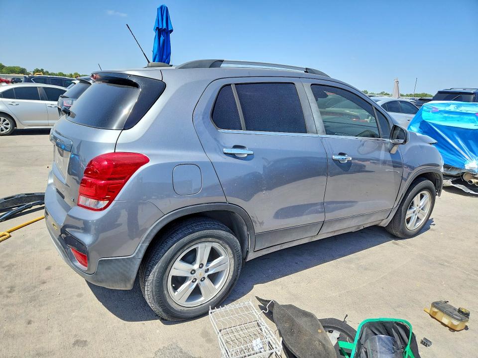 Photo 3 from auction – 2019 CHEVROLET TRAX with VIN KL7CJLSB0KB764865