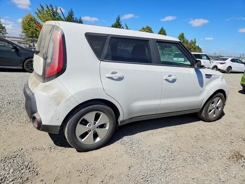 Photo 3 from auction – 2016 KIA SOUL with VIN KNDJN2A20G7381089