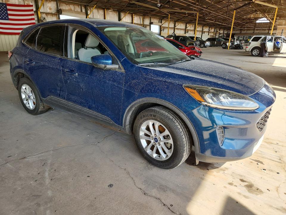 Photo 4 from auction – 2020 FORD ESCAPE with VIN 1FMCU9G69LUB18895