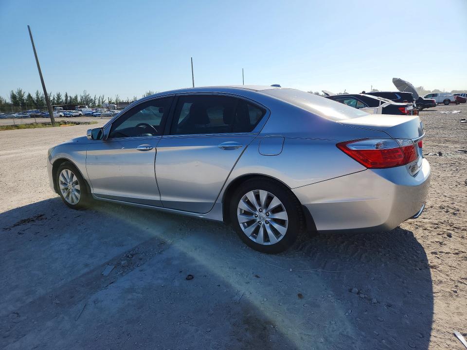 Photo 2 from auction – 2015 HONDA ACCORD with VIN 1HGCR2F87FA126890