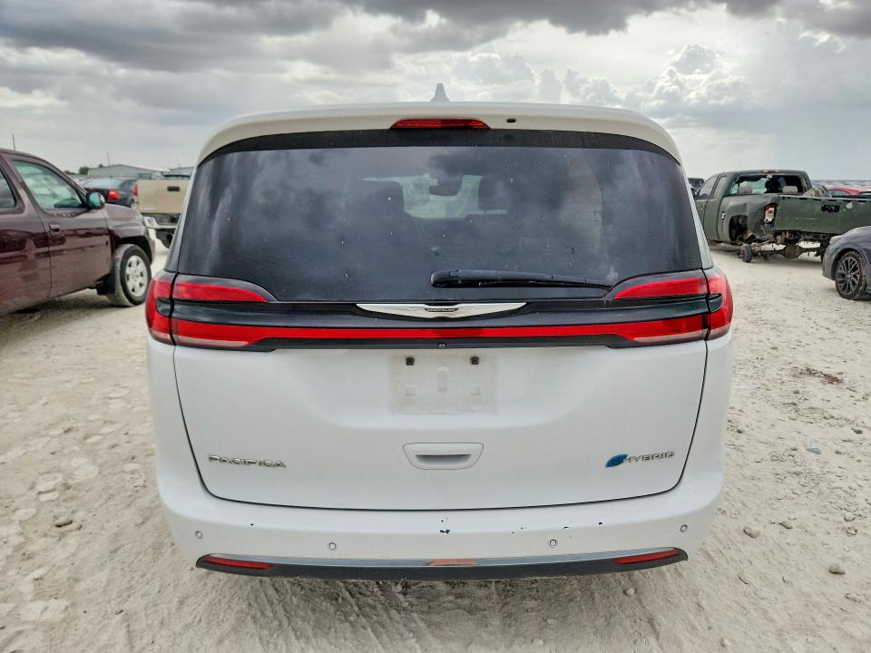 Photo 6 from auction – 2022 CHRYSLER PACIFICA with VIN 2C4RC1L74NR173840
