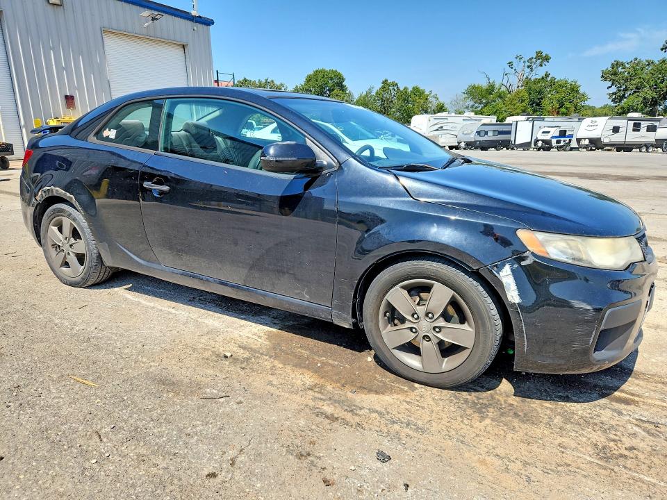 Photo 4 from auction – 2011 KIA FORTE KOUP with VIN KNAFU6A22B5333109