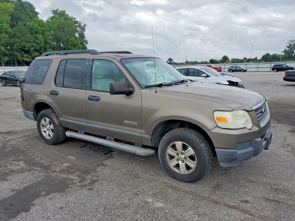 Photo 4 from auction – 2006 FORD EXPLORER with VIN 1FMEU72E86UB03854