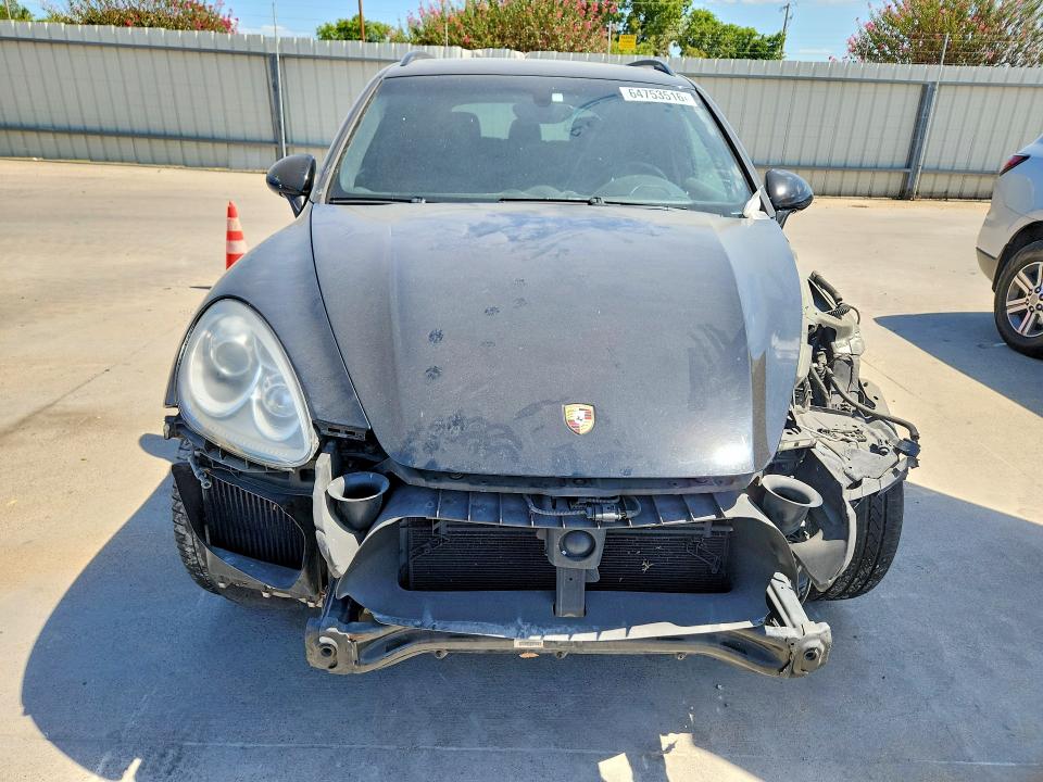 Снимка 5 от търг – 2014 PORSCHE CAYENNE с VIN WP1AC2A26ELA87317