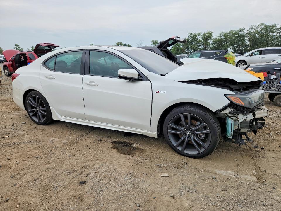 Снимка 4 от търг – 2018 ACURA TLX с VIN 19UUB2F61JA013419