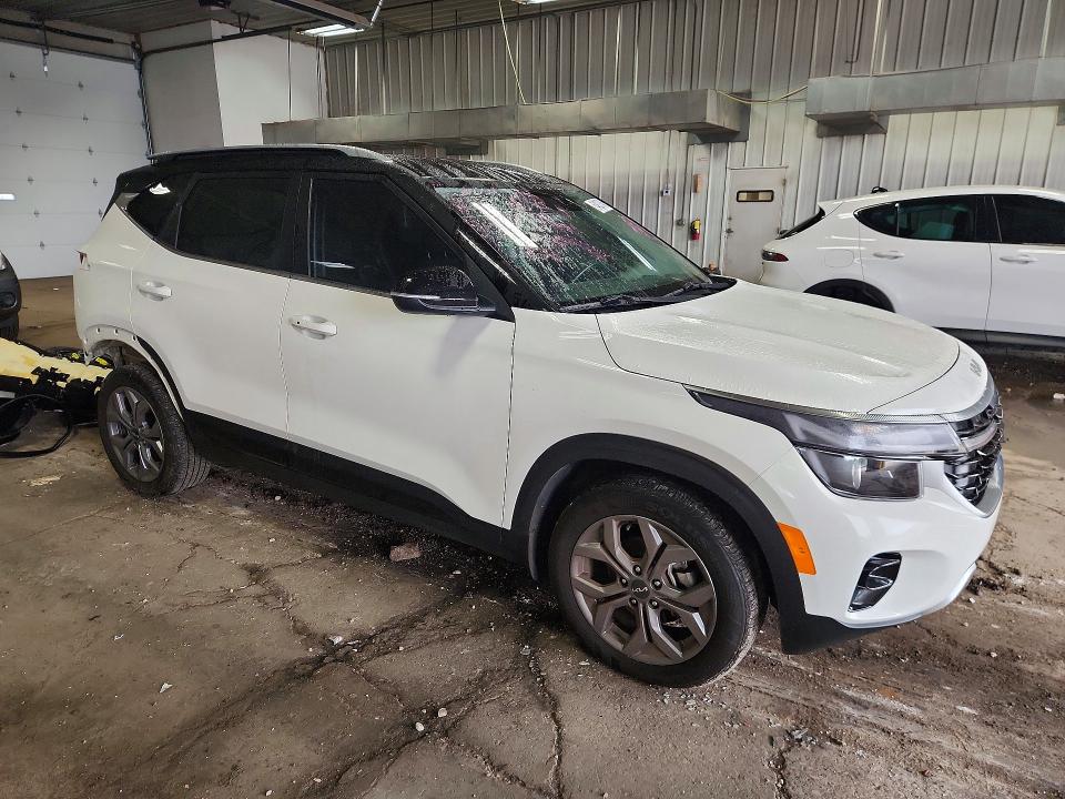 Photo 4 from auction – 2024 KIA SELTOS with VIN KNDEU2AA6R7489537