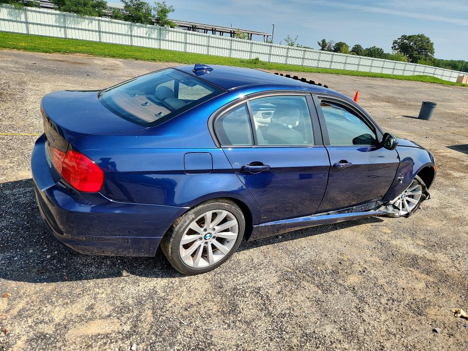 Zdjęcie 3 z aukcji – 2011 BMW 328 z VIN WBAPK7G50BNN78766