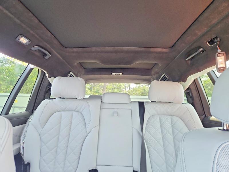 Photo 10 from auction – 2026 BMW X7 with VIN 5UX23EM04T9085981