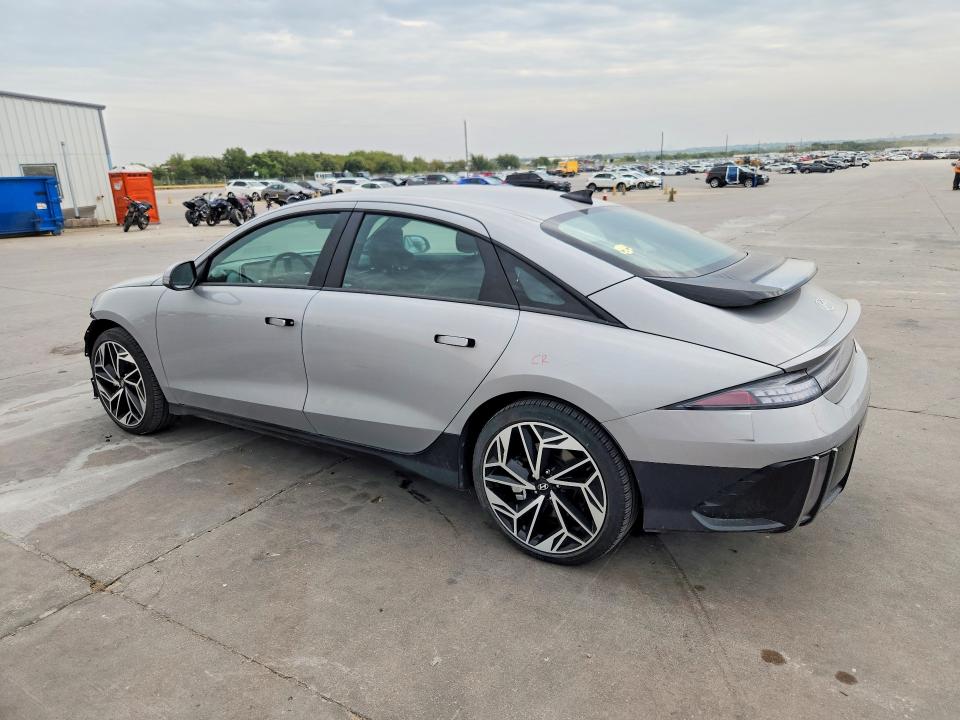 Photo 2 from auction – 2025 HYUNDAI IONIQ 6 with VIN KMHM34AA3SA095170