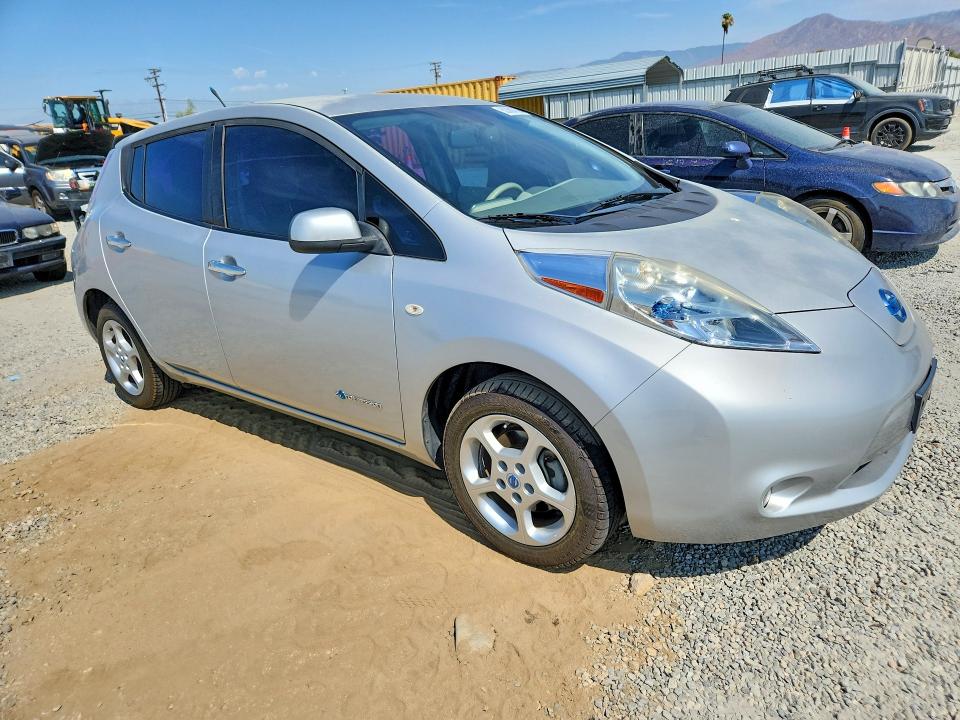 Photo 4 from auction – 2012 NISSAN LEAF with VIN JN1AZ0CP5CT019121