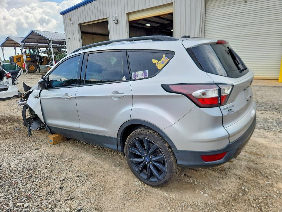Foto 2 de la subasta – 2017 FORD ESCAPE con VIN 1FMCU9G91HUE86604