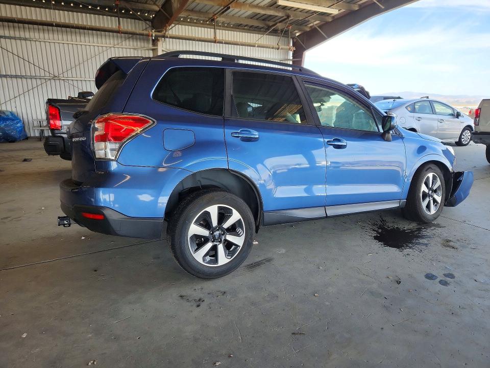 Photo 3 from auction – 2018 SUBARU FORESTER with VIN JF2SJAGC9JH447023